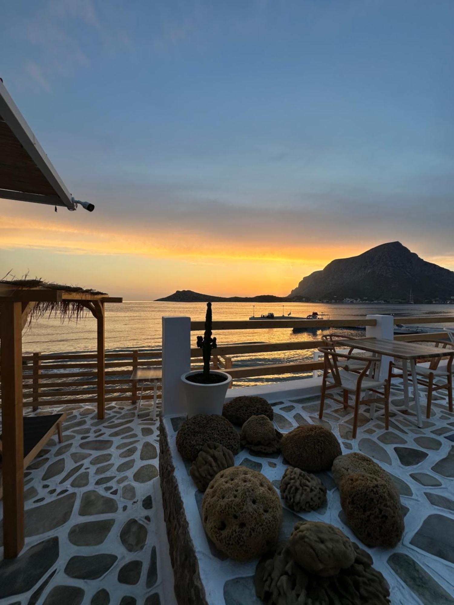 Spongia Hotel Suites & Spa Myrties Екстериор снимка