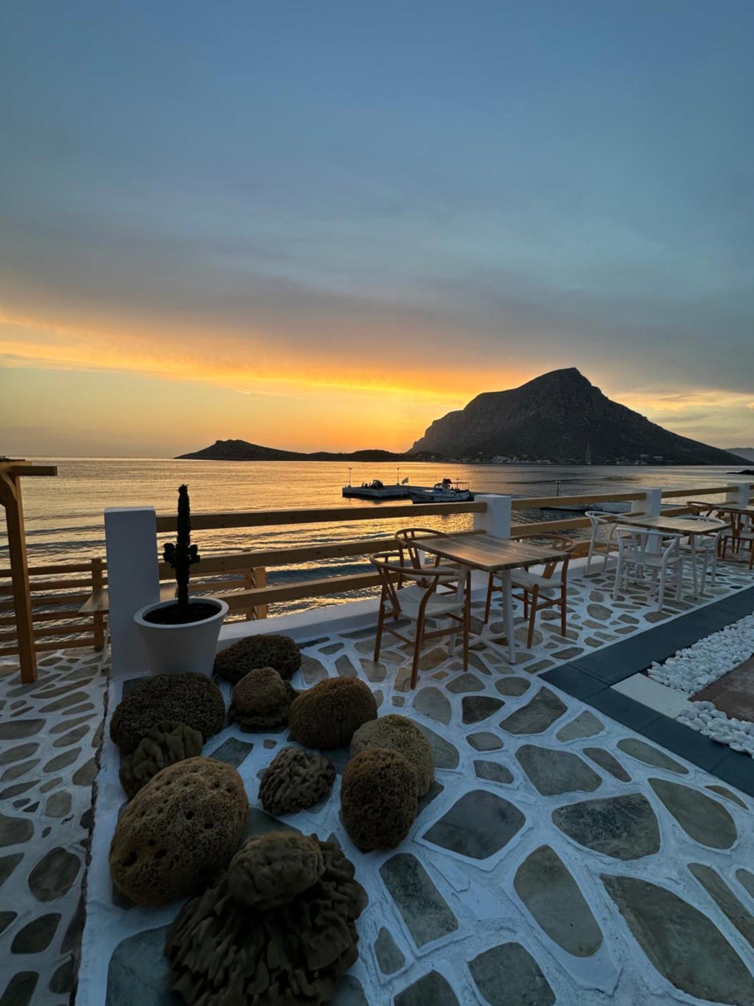 Spongia Hotel Suites & Spa Myrties Екстериор снимка