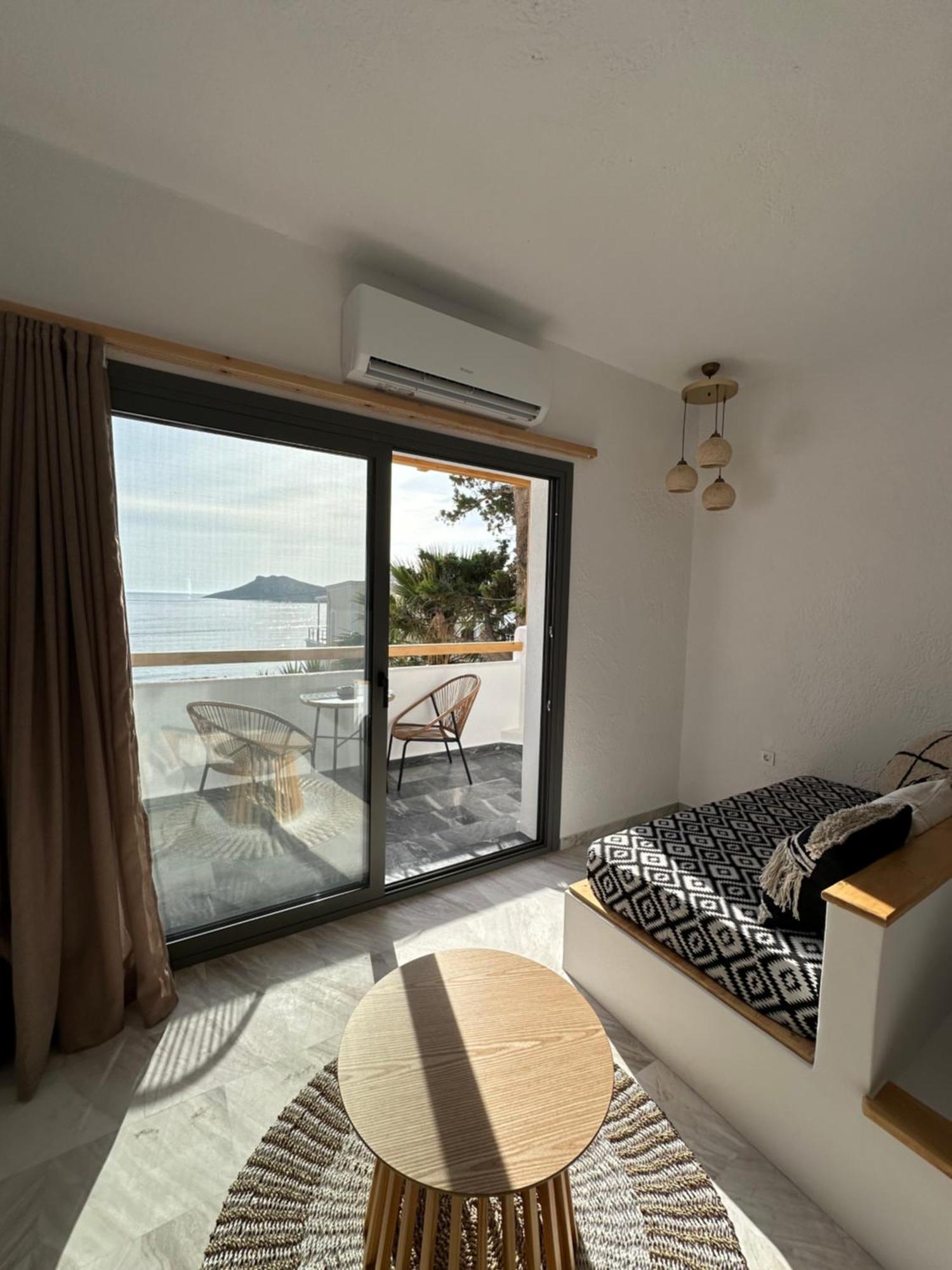 Spongia Hotel Suites & Spa Myrties Екстериор снимка