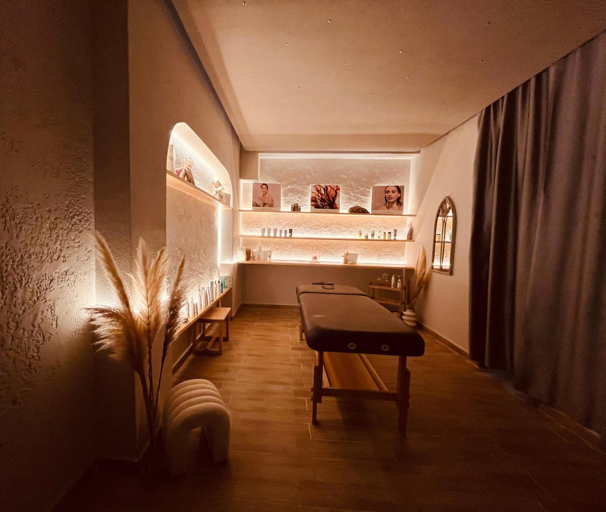 Spongia Hotel Suites & Spa Myrties Екстериор снимка